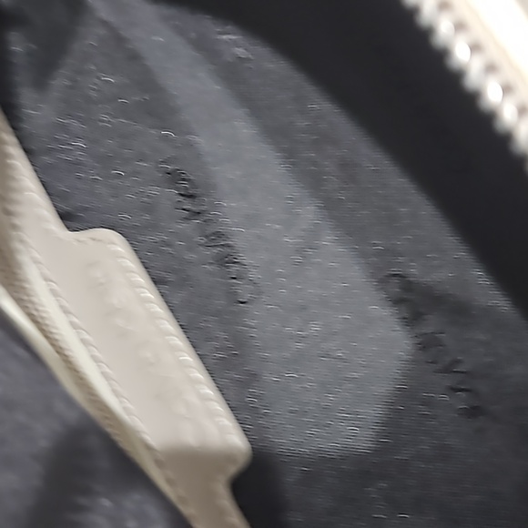 Calvin Klein, Crossbody - Picture 3 of 4